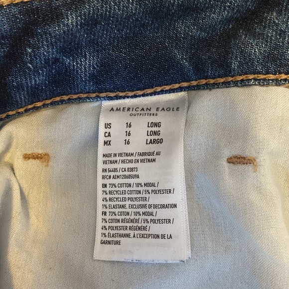 American Eagle Tomgirl Jeans - Picture 4 of 5